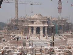 राम मंदिर को लेकर विदेशी भक्तों में भी क्रेज, 2023 में इतने विदेशियों ने किए रामलला के दर्शन
