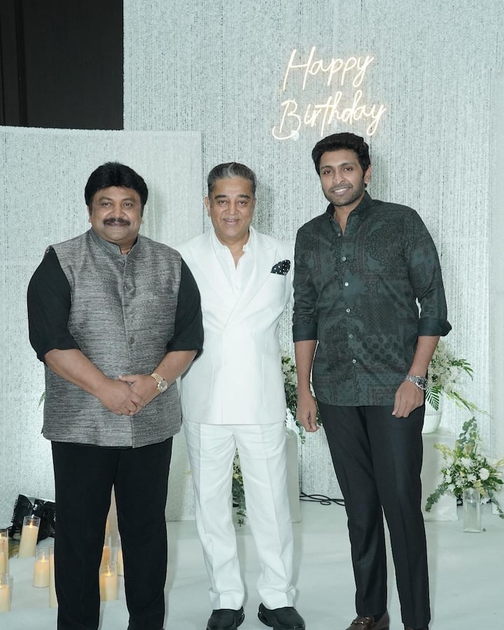 அப்பா மகன் பிரபுவும் விக்ரம் பிரபுவும் பிறந்தநாள் விழாவில் கலந்து கொண்டனர்