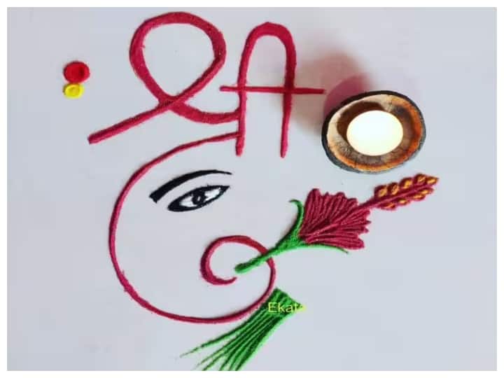 रंगोली में 'श्री' लिखकर भी बहुत सुंदर डिज़ाइन बनाया जा सकता है. आप इस तरह से लिख कर बना सकती है. और यह बिल्कुल ही अगल दिखेगा.