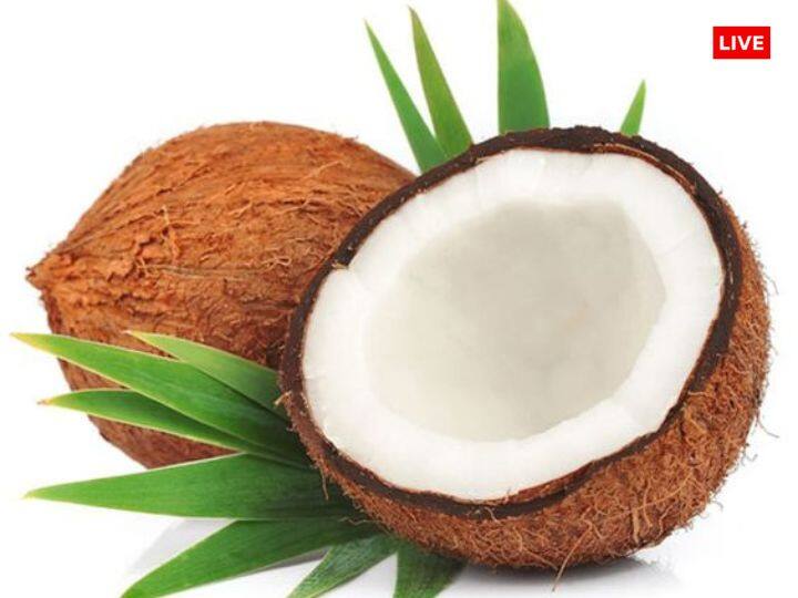 धनतेरस की पूजा में नारियल को रखा बहुत महत्वपूर्ण होता है.  धनतेरस पर नारियल को लाल कपड़े में लपेटकर कलश पर जरुर रखें. ऐसा करने भगवान कुबेर की कृपा प्राप्त होती है.