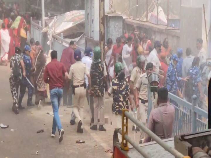 Police lathi charge on Anganwadi workers who reached RJD office to meet Tejashwi Yadav ANN Bihar News: तेजस्वी से मिलने RJD कार्यालय पहुंची थीं आंगनबाड़ी सेविका, पुलिस ने किया लाठीचार्ज और वाटर कैनन का इस्तेमाल