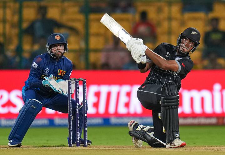 শ্রীলঙ্কার বিরুদ্ধে ৪২ রানের সুবাদে ৯ ইনিংসে রাচিন রবীন্দ্র পৌঁছে গিয়েছেন ৫৬৫ রানে। চলতি বিশ্বকাপে যা সর্বোচ্চ।