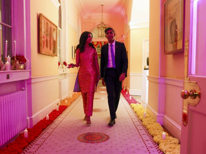 UK Prime Minister Rishi Sunak with wife Akshata Murty during a reception at 10, Downing Street to celebrate Diwali, in London. (Source: PTI)