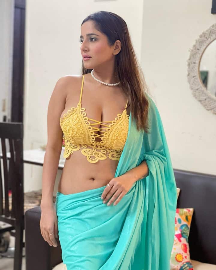 અભિનેત્રી પોતાના ઈન્સ્ટાગ્રામ પર દરરોજ નવા લૂકમાં શાનદાર તસવીરો શેર કરતી રહે છે.