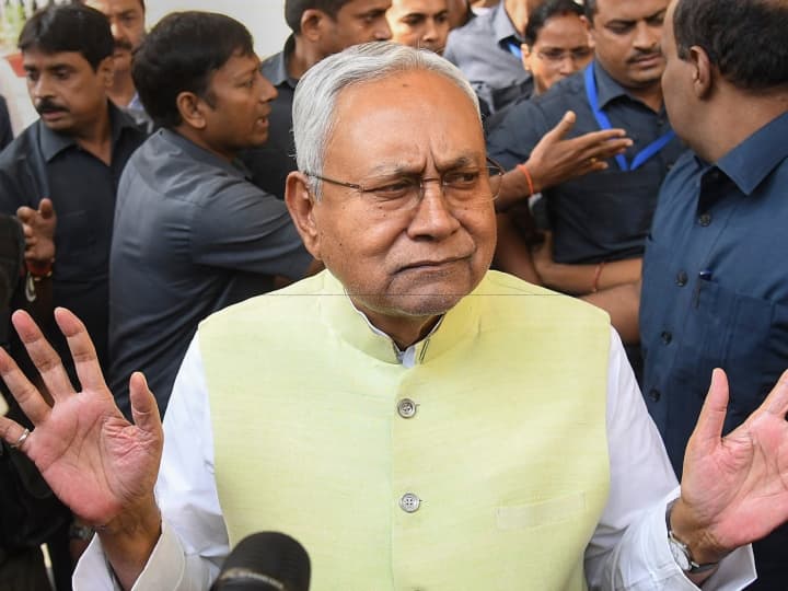 Bihar Reservation bill Passed Nitish Kumar Slams Jitan Ram Manjhi BJP Lalu Yadav Reacts बिहार विधानसभा से 75 फीसदी आरक्षण बिल पास, मांझी पर आगबबूला हुए नीतीश कुमार ने कहा- 'मूर्खता थी कि इसको CM बना दिया'