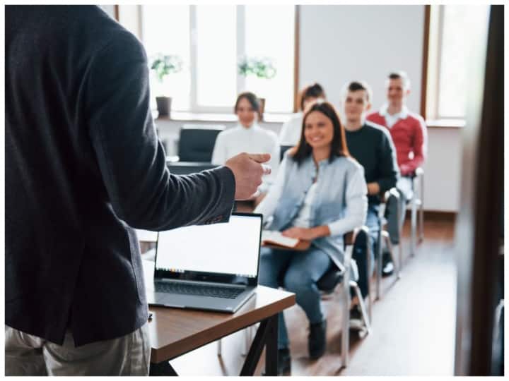 Top 10 Colleges and universities of India According to QS Ranking for BTech and MBA Course QS Ranking: आपको बीटेक करना हो या फिर MBA...जानिए भारत के टॉप 10 कॉलेज कौन से हैं