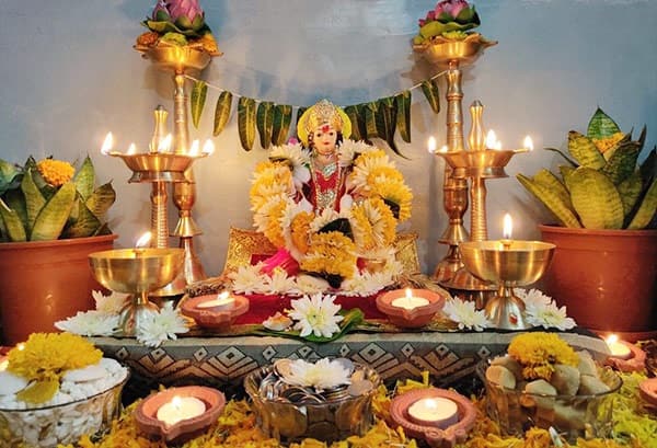 Chanting this mantra with the right ritual in Dhanteras will give you the boon of inexhaustible wealth Dhanteras 2023:ધનતેરસમાં સાચી વિધિથી આ મંત્રજાપ સાથે કરશો પૂજા તો અખૂટ ધન ધાન્યનું મળશે વરદાન