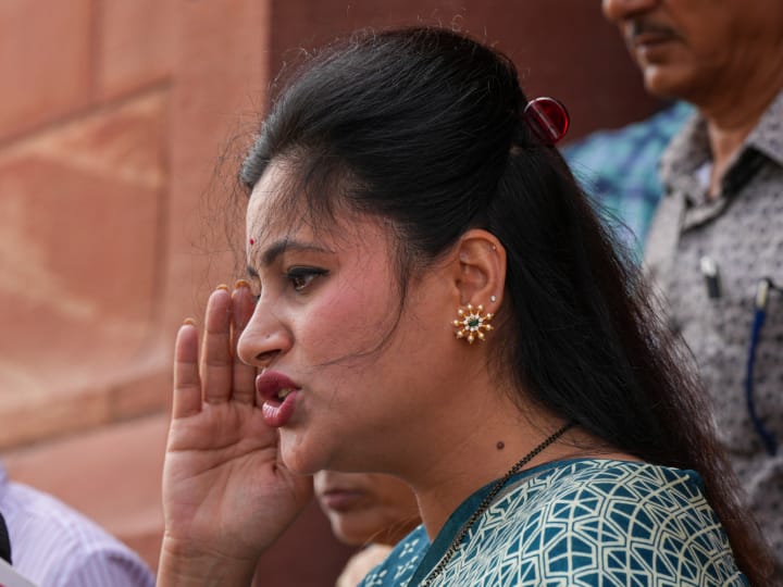 Maharashtra Politics: बिहार CM नीतीश कुमार के बयान पर महाराष्ट्र में गरमाई राजनीति, अब सांसद नवनीत राणा ने कह दी ये बात Bihar CM Nitish Kumar Statement Video Amravati MP Navneet Rana Said Resignation is needed not apology Maharashtra Politics: बिहार CM नीतीश कुमार के बयान पर महाराष्ट्र में गरमाई राजनीति, अब सांसद नवनीत राणा ने कह दी ये बात