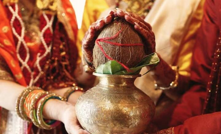 কোনও কারণে যদি আইনি বিচ্ছেদ না হয়, কিন্তু স্বামী–স্ত্রীর মধ্যে ছাড়াছাড়ি হয়ে যায়, সেক্ষেত্রেও আইনত প্রথম পক্ষের স্ত্রীই আইনত যাবতীয় অধিকার ভোগ করেন।