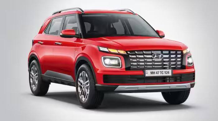 ਇਸ ਸੂਚੀ ਵਿੱਚ ਵੱਡੀ ਬੂਟ ਸਪੇਸ ਵਾਲੀ ਸੱਤਵੀਂ SUV Hyundai Venue ਹੈ, ਜਿਸ ਵਿੱਚ 350 ਲੀਟਰ ਦੀ ਚੰਗੀ ਬੂਟ ਸਪੇਸ ਹੈ। ਇਸ ਨੂੰ ਖਰੀਦਣ ਲਈ ਤੁਹਾਨੂੰ ਐਕਸ-ਸ਼ੋਰੂਮ 7.9 ਲੱਖ ਰੁਪਏ ਦੀ ਸ਼ੁਰੂਆਤੀ ਕੀਮਤ ਖਰਚ ਕਰਨੀ ਪਵੇਗੀ।