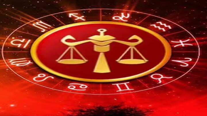 તુલાઃ- વર્ષ 2024 તુલા રાશિના લોકો માટે ખુશીઓની ભેટ લઈને આવશે. વર્ષ 2024 માં તમને તમારી મહેનત, કાર્યક્ષમતા અને ઈમાનદારીનું સંપૂર્ણ ફળ મળશે. તમારું લગ્નજીવન સુખી રહેશે. તમારા જીવનસાથી સાથે તમારા સંબંધો વધુ મજબૂત બનશે. તમારું નાણાકીય પાસું પણ મજબૂત રહેશે. તમારા વ્યવસાય અને અંગત સંબંધોમાં ઉગ્રતા રહેશે. તમારી આવક સારી રીતે વધશે.