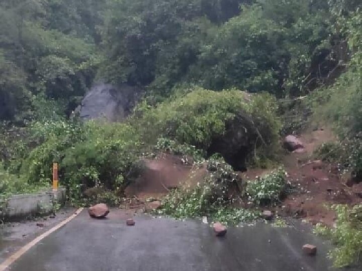 கனமழையால் மீண்டும் மண் சரிவு - நீலகிரி மலை ரயில் ரத்து; கோத்தகிரி சாலையில் போக்குவரத்து பாதிப்பு