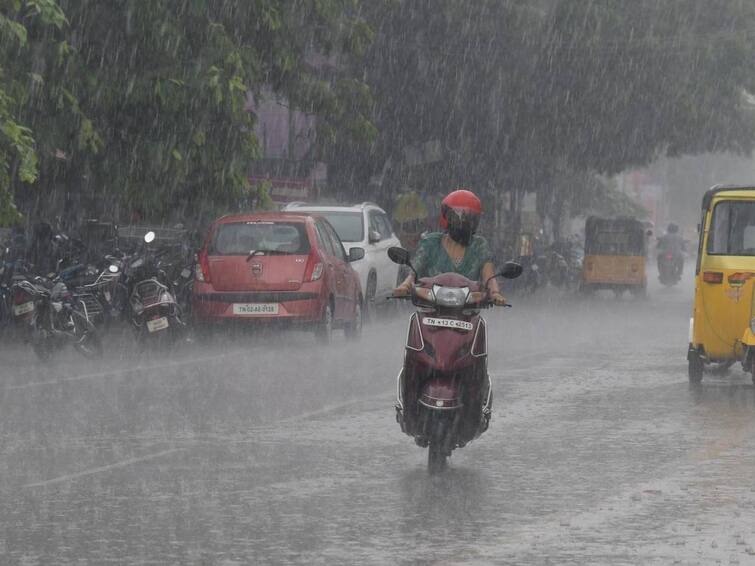 According to the Meteorological Department, moderate to light rain is likely to occur in 19 districts of Tamil Nadu in the next 3 hours. TN Rain Alert: சென்னையில் கொட்டும் மழை.. அடுத்த 3 மணி நேரத்தில் 19 மாவட்டங்களுக்கு மழை எச்சரிக்கை..