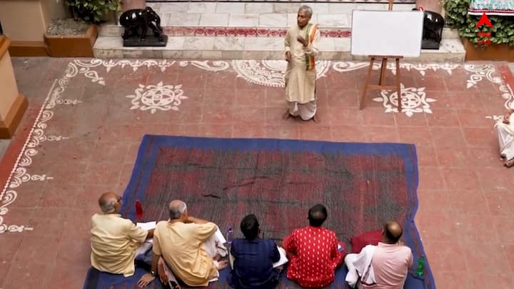 কালীপুজোয় কী করতে হবে, কীভাবে পুজো করলে মাকে তুষ্ট করা যাবে ? এ প্রশ্ন চিরকালীন। সর্বভারতীয় প্রাচ্যবিদ্যা অ্যাকাডেমির অধ্যক্ষ ডঃ জয়ন্ত কুশারী প্রতি বছর আয়োজন করেন বিশেষ পুজো প্রশিক্ষণ শিবির। সর্বসাধারণের জন্য।