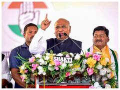 मल्लिकार्जुन खरगे बोले- 'कांग्रेस जीती को फिर से CM बनेंगे भूपेश बघेल', अगली ही लाइन में बदला बयान