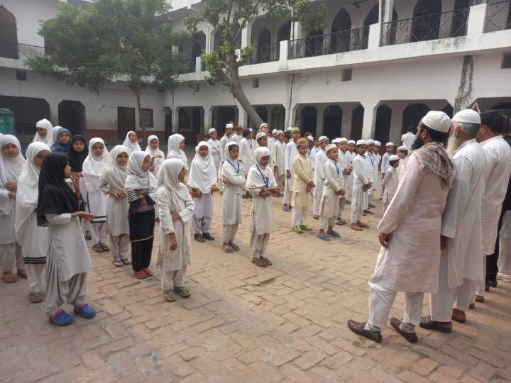 Lucknow Madrassa Children celebrated World Urdu Day Congress leader Shahnawaz Alam allegation on Yogi government ANN UP News: लखनऊ में मदरसों के बच्चों ने मनाया विश्व उर्दू दिवस, कांग्रेस नेता का योगी सरकार पर बड़ा आरोप