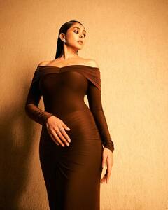 PHOTO: परी म्हणू की सुंदरा.. मृणालने शेअर केला हॉट लूक!