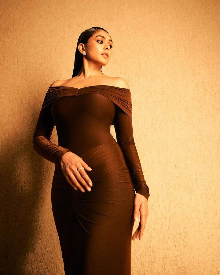 मृणाल तिच्या अभिनयानं नेहमीच प्रेक्षकांची मनं जिंकते.