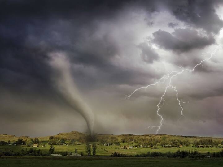 साल 2008 में बीजिंग ओलंपिक के दौरान बारिश खेल न बिगाड़ दे, इसलिए चीन ने वेदर मोडिफिकेशन सिस्टम का इस्तेमाल कर पहले ही बारिश करवा दी. चीन की योजना वर्ष 2025 तक देश के 55 लाख वर्ग किलोमीटर इलाके को आर्टिफिशियल बारिश के तहत कवर करने की है.