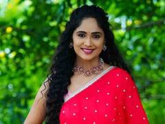 Tejaswini  Amardeep Photos: ఎర్ర వోణీలో అందమైన కోయిలమ్మ!