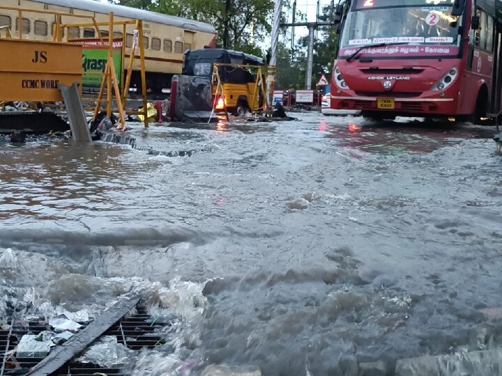 கோவையில் கொட்டித் தீர்த்த கனமழை; சாலைகளில் தேங்கிய வெள்ள நீர், உடைந்த தரைப்பாலம்