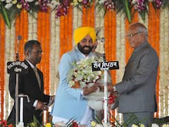 'You Are Playing With Fire': Supreme Court Pulls Up Punjab Governor Over Delay In Nod To Bills