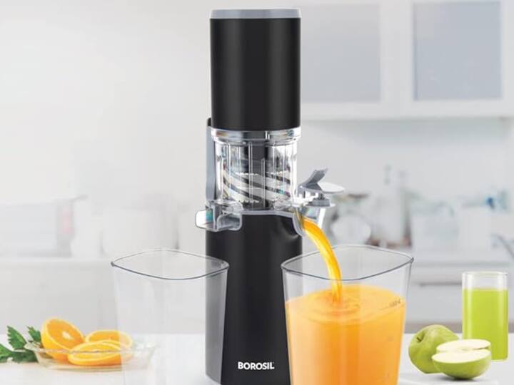 The Borosil Slow Juicer uses low-speed of 55 RPM to juice fruits and vegetables, thus, ensuring no fibre, vitamins and minerals are cut from heat and processing.