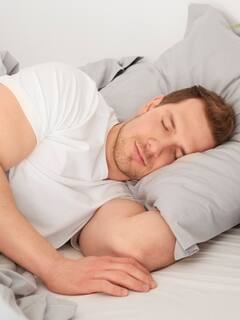 Health Tips: ઊંઘવાની આ સ્ટાઈલ તમને ગંભીર રીતે બીમાર કરી શકે છે