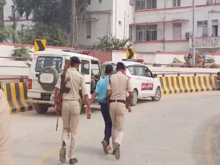 Bihar News: लोहिया पथ चक्र के तीसरे भाग का लोकार्पण करने पहुंचे थे CM नीतीश, सुरक्षा में चूक! प्रशासन में मचा हड़कंप Nitish Kumar security lapse during inauguration of third part of Lohia Path Chakra in Patna ann Bihar News: लोहिया पथ चक्र के तीसरे भाग का लोकार्पण करने पहुंचे थे CM नीतीश, सुरक्षा में चूक! प्रशासन में मचा हड़कंप