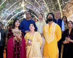 MNS Deepostav : मनसेच्या दीपोत्सवात अभिनेता विक्की कौशलची हजेरी, राज ठाकरेंकडून कौतुक; पाहा फोटो