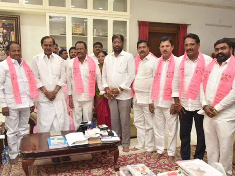 Telangana Elections 2023 Khammam Congress Leaders Joined In BRS Telugu news Telangana Elections 2023: ఖమ్మం జిల్లాలో కాంగ్రెస్‌కు షాక్, కేసీఆర్‌ సమక్షంలో బీఆర్ఎస్‌లో చేరిక