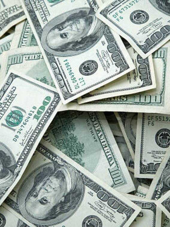 कूड़ा बीनने वाले को मिले 25 करोड़ के डॉलर