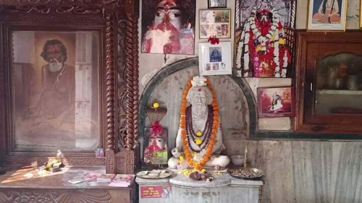 বীরভূমের তারাপীঠ থেকে মাত্র ২ কিলোমিটার দূরে অবস্থিত এই গ্রাম।