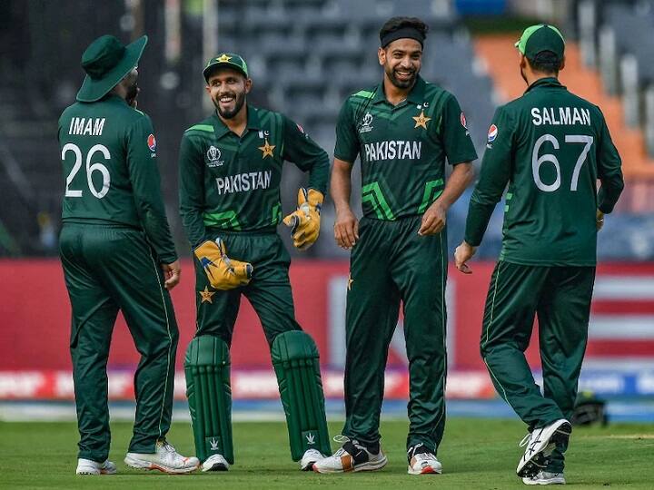 Wasim Akram suggest new formula for Pakistan Entry in World Cup semifinal ENG vs PAK: इंग्लैंड टीम को ड्रेसिंग रूम में बंद कर सेमीफाइनल में पहुंच सकता है पाकिस्तान, वसीम अकरम ने सुझाया मजेदार फॉर्मूला