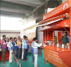 Ahmedabad: ધનતેરસના દિવસે સરકારે શ્રમિકોને આપી મોટી ભેટ, 75 હજારથી વધુ લોકોને મળશે ભરપેટ ભોજન