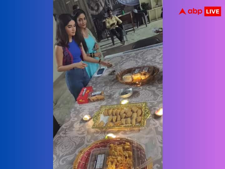 शक्ति अरोड़ा और भाविका शर्मा अभिनीत यह फिल्म अब दर्शकों की शीर्ष पसंदीदा है. शो के कलाकारों ने सेट पर दिवाली मनाई. अभिनेता इंद्रनील भट्टाचार्य ने सेट पर अपने दिवाली उत्सव की एक झलक शेयर की.