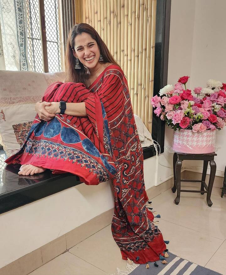 प्रिया बापटनं नुकतीच एक पोस्ट सोशल मीडियावर शेअर केली आहे.