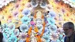 IN Pics: धनतेरस पर कानपुर में आकर्षण का केंद्र बना मां वैभव लक्ष्मी मंदिर, पैसों से हुई सजावट