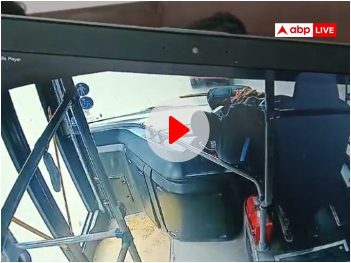 delhi a bus rammed into vehicles as driver allegedly suffered seizure viral video ann Watch: दिल्ली के रोहिणी में बस ड्राइवर की लापरवाही नहीं बल्कि इस वजह से हुई थी दुघर्टना, देखें वीडियो