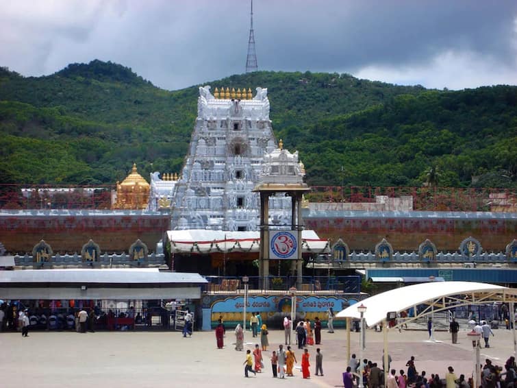 Tirumala Tirupati Vaikunta Ekadasi sorga vasal dharsan tickets online released devasthanam Tirumala Tirupati:  வைகுண்ட ஏகாதசிக்கு திருப்பதி போறீங்களா? சிறப்பு தரிசன டிக்கெட்டுகள் வெளியீடு... செக் பண்ணுங்க பக்தர்களே!