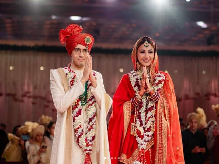 Jay Kotak Wedding: कोटक महिंद्रा बैंक के फाउंडर उदय कोटक के बेटे जय कोटक की शादी हो गई है. उन्होंने पूर्व मिस इंडिया अदिति आर्य से शादी की है.