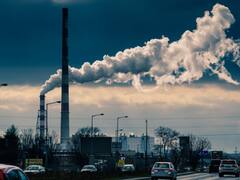 वायू प्रदूषणामुळे होणाऱ्या घसेदुखीवर 'हा' घरगुती रामबाण उपाय, नक्की करून पाहा!