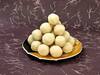 Rava Laddu : வழக்கமான ஸ்டைல் போரடிக்குதா? ரவா லட்டு மினுமினுன்னு ஈஸியா செய்யலாம்.. இதோ ரெசிபி..