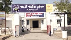Surendranagar: દિવાળી ટાણે પોલીસ જ દારૂની હેરફેર કરતી ઝડપાઇ, જે દારૂનો નાશ કરવાનો હતો તેની થતી હતી હેરફેરી