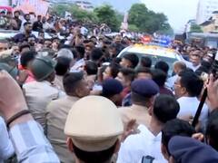 'त्या' शाखेत जाण्यापासून उद्धव ठाकरेंना रोखलं, अवघ्या 10 मीटर अंतरावरुन माघारी, मुंब्र्यात प्रचंड राडा, पुढची रणनीती काय?