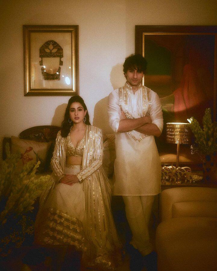 साराने धनतेरस निमित्त हे फोटो शेअर केले आहेत.actress sara ali khan Entertainment BOLLYWOOD