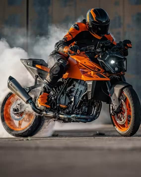 ભારતમાં નવા KTM 990 Duke લોન્ચ કરવા અંગે હજુ સુધી કોઈ જાહેરાત કરવામાં આવી નથી, પરંતુ તે ટૂંક સમયમાં વૈશ્વિક બજારમાં ઉપલબ્ધ થઈ શકે છે.