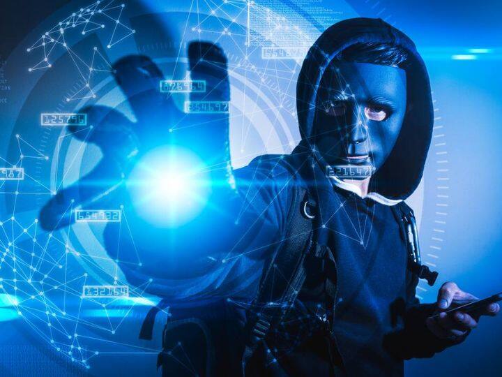 डीपफेक से परेशान सुपरस्टार..., भारत में साइबर ठगी को रोकने के लिए किस तरह के कानून बनाने होंगे?