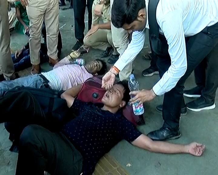 4 passengers fainted at Surat railway station due to heavy rush of passengers સુરત રેલવે સ્ટેશન પર પ્રવાસીનો ભારે ધસારો, 4થી વધુ લોકો થયા બેભાન, 1ની હાલત ગંભીર