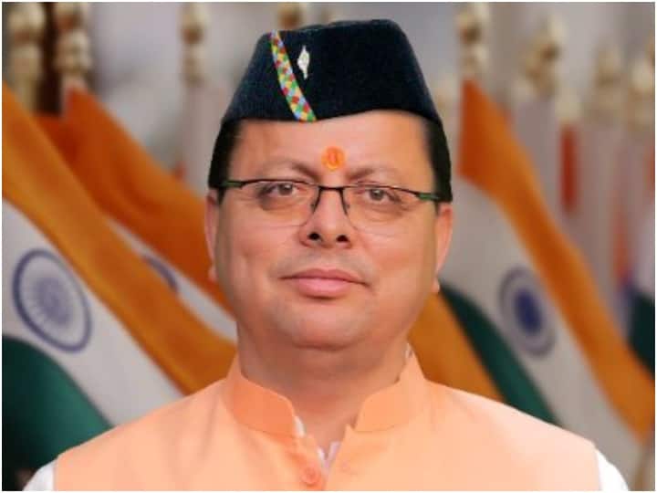 Uttarakhand News: 'वोकल फॉर लोकल' को बढ़ावा करते दिखे सीएम धामी, दिवाली पर खरीदा मिट्टी से बना सामान Uttarakhand cm pushkar singh dhami purchases local products ahead of diwali Uttarakhand News: 'वोकल फॉर लोकल' को बढ़ावा करते दिखे सीएम धामी, दिवाली पर खरीदा मिट्टी से बना सामान